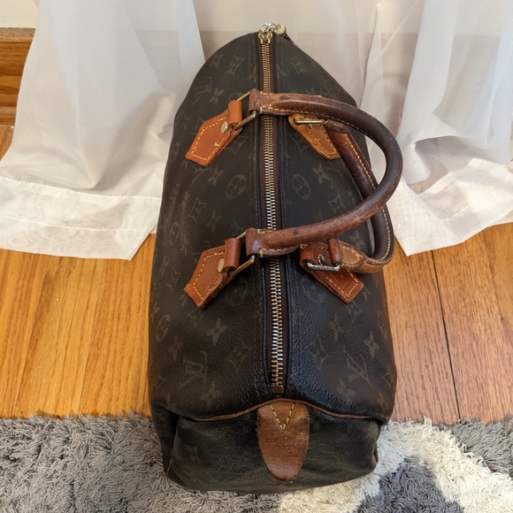 Authentic Louis Vuitton | Speedy 30 Bag | Monogram - Picture 3 of 16